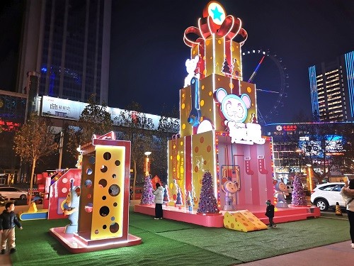 蘭山區(qū)和諧廣場(chǎng)圣誕美陳
